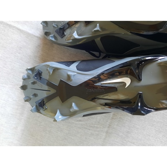 Nike Men US 10.5 Alpha Menace Pro 3 Football Cleats DM1788-001 MidTop Black/Gray